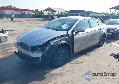 2020 Ford Fusion S z USA, uszkodzony, nr VIN 3FA6P0G76LR240253